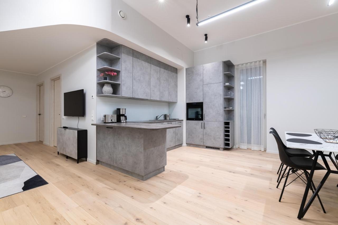 Dashaus 2 Bedroom Apartment Tallinn Luaran gambar